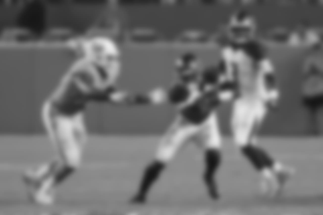 QB Jameis Winston #3 and RB Ronald Jones #27