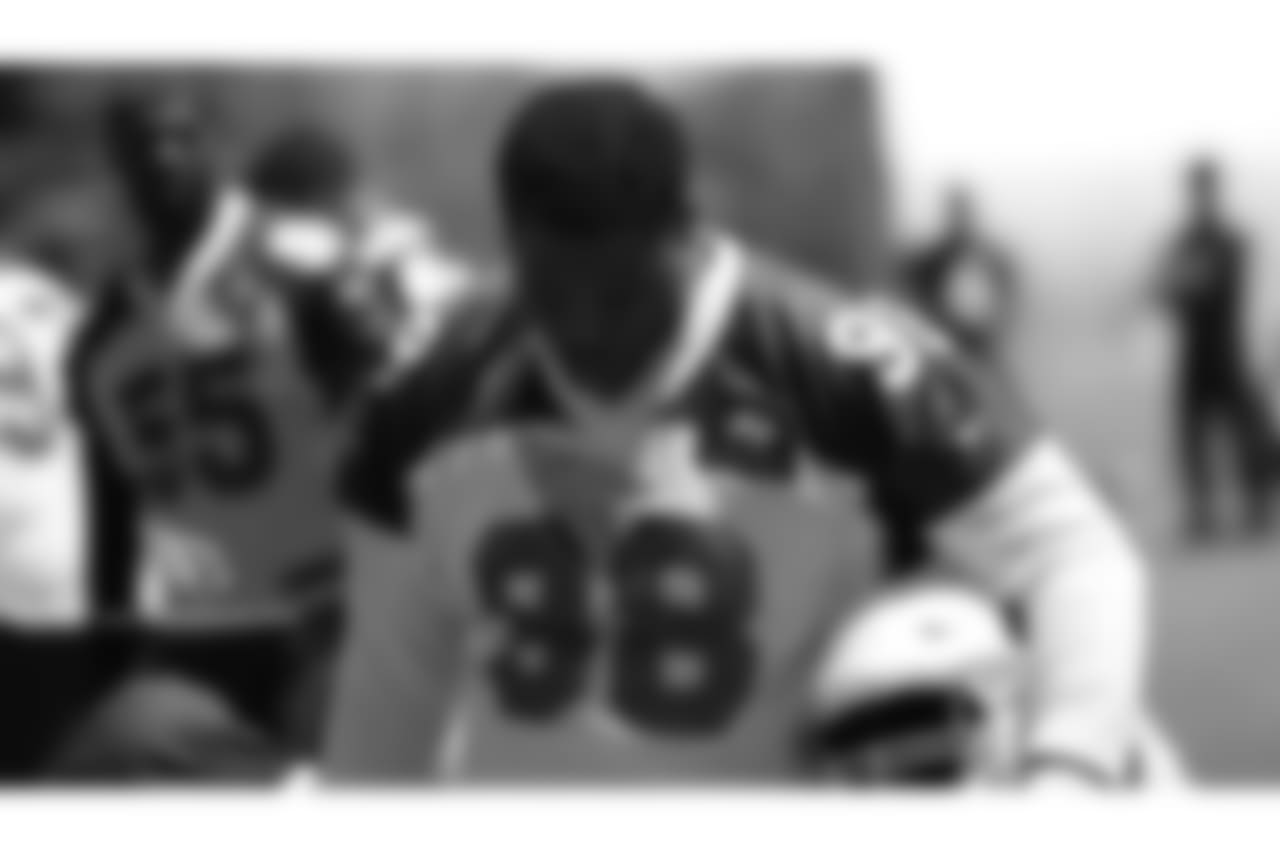 DT Corey Peters cools off