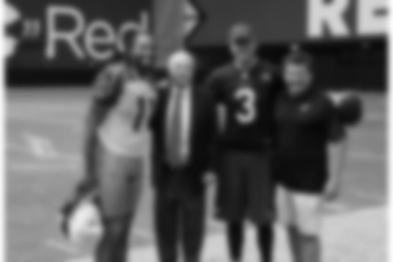 WR Larry Fitzgerald, Senator John McCain, QB Carson Palmer, Team president Michael Bidwill