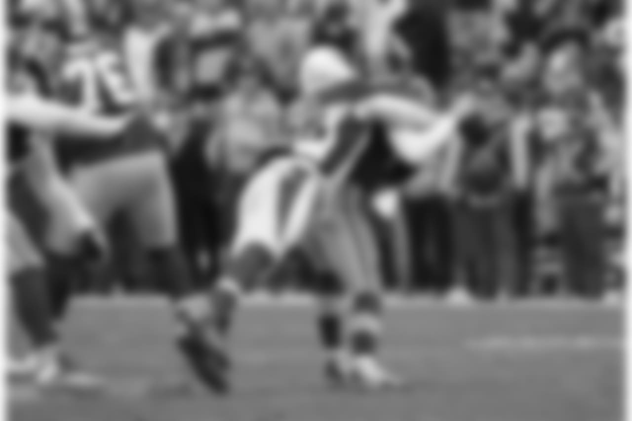 LB Chandler Jones gets a sack