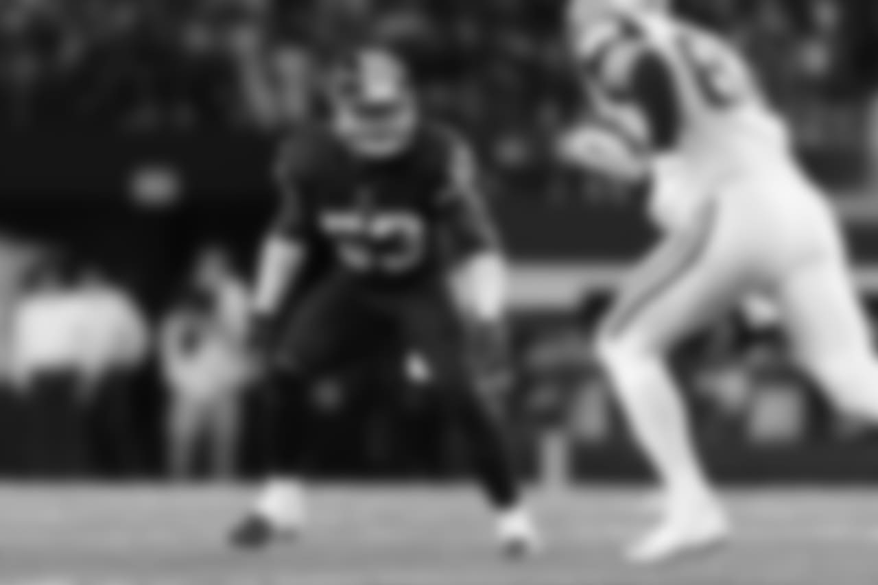 LB Zach Brown