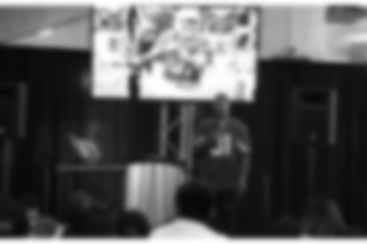RB David Johnson combats bullying while talking to students