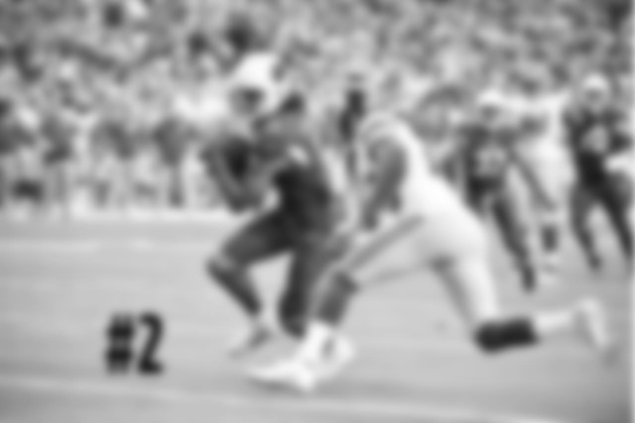 WR Larry Fitzgerald catches a touchdown