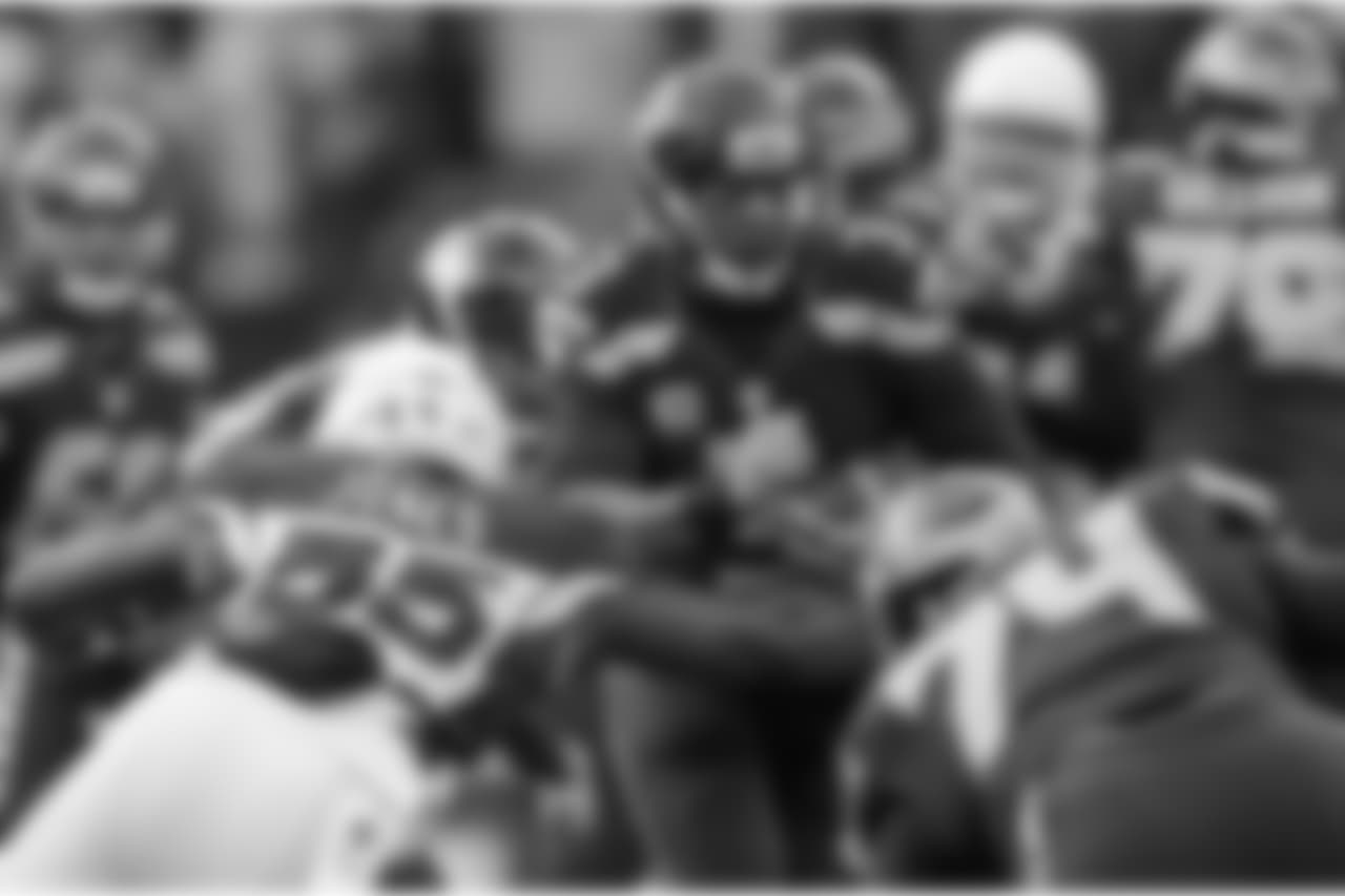 LB Chandler Jones gets the sack