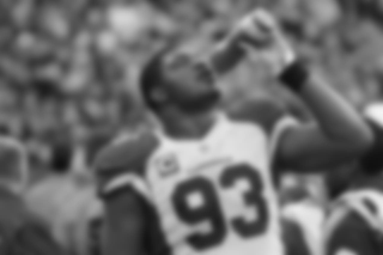 Campbell hydrates on the sideline