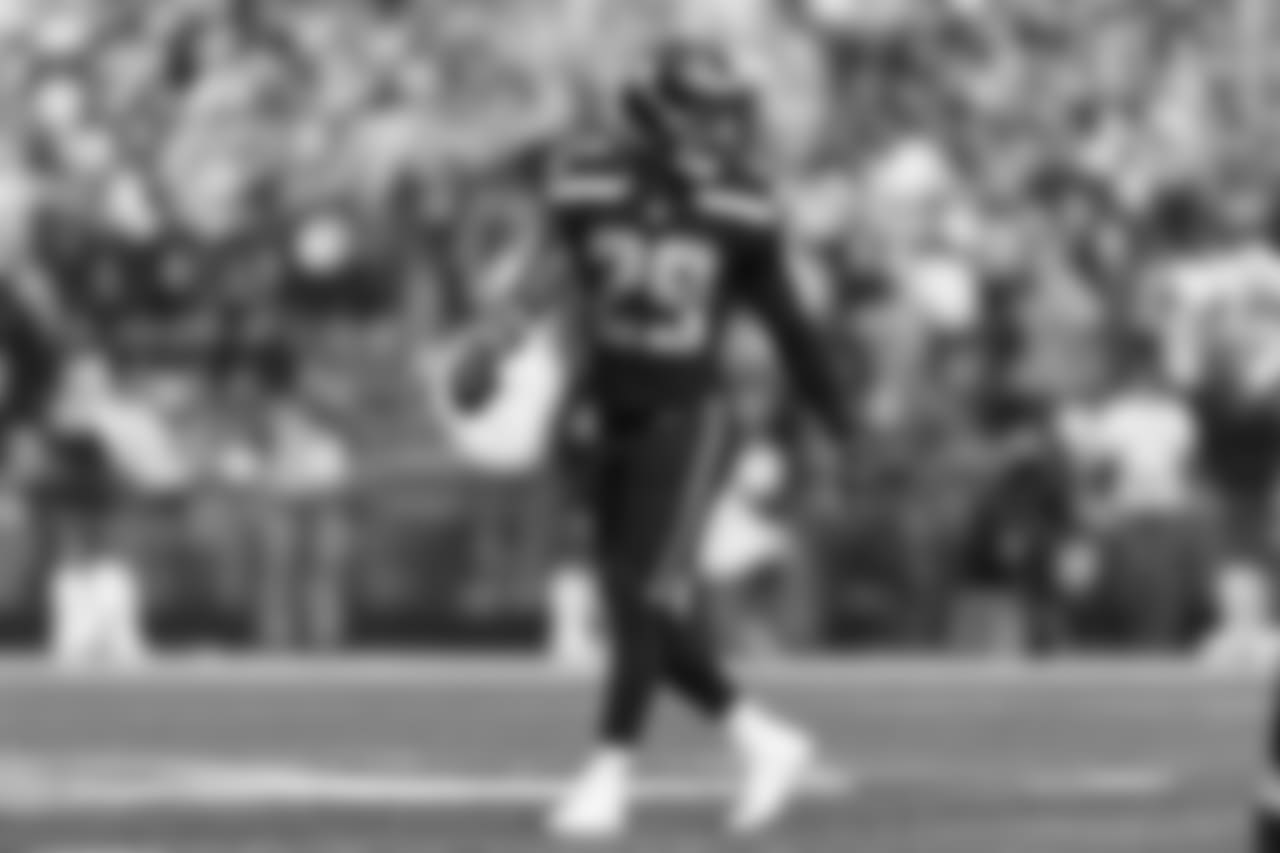 S Earl Thomas
