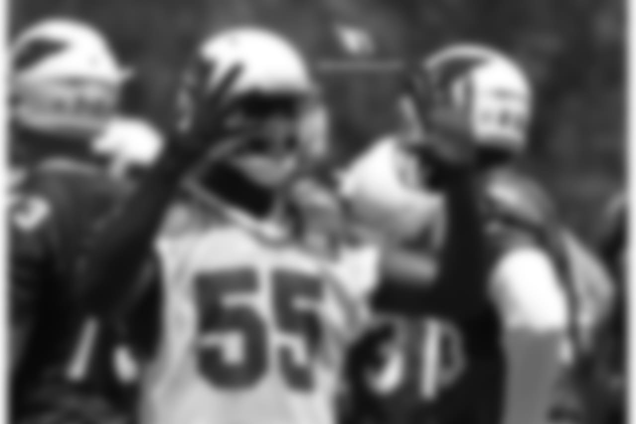 DE Chandler Jones