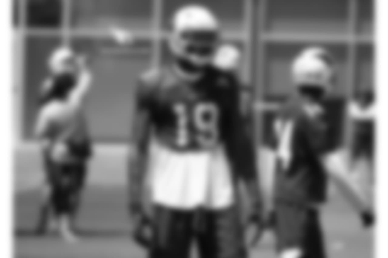 WR Carlton Agudosi