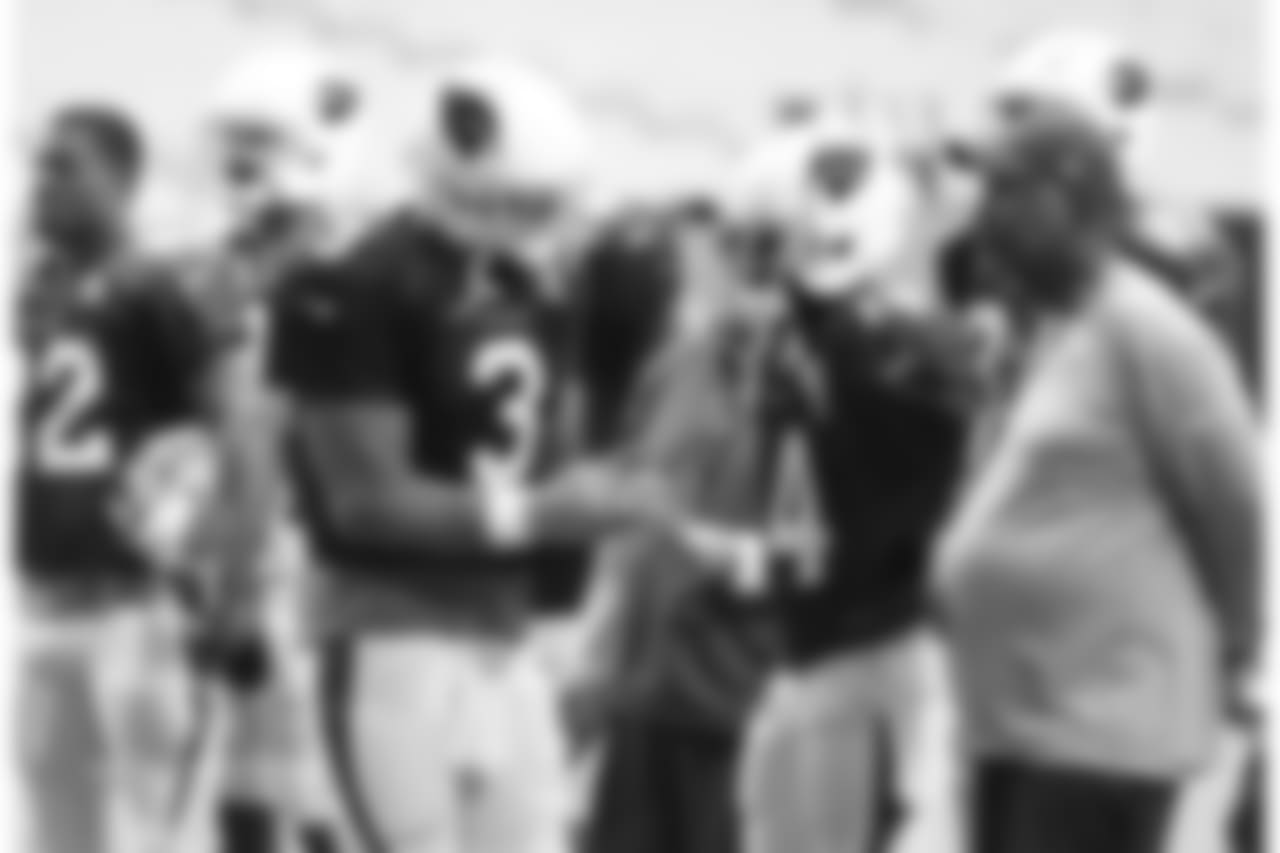 QB Carson Palmer encourages WR J.J. Nelson