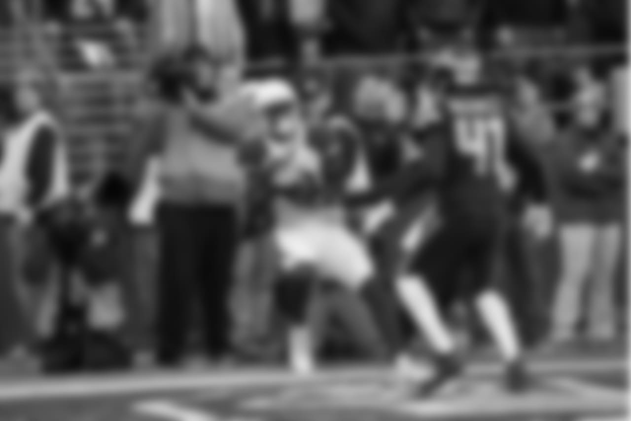 Drew Stanton's 25-yard TD pass to Jaron Brown in Seattle