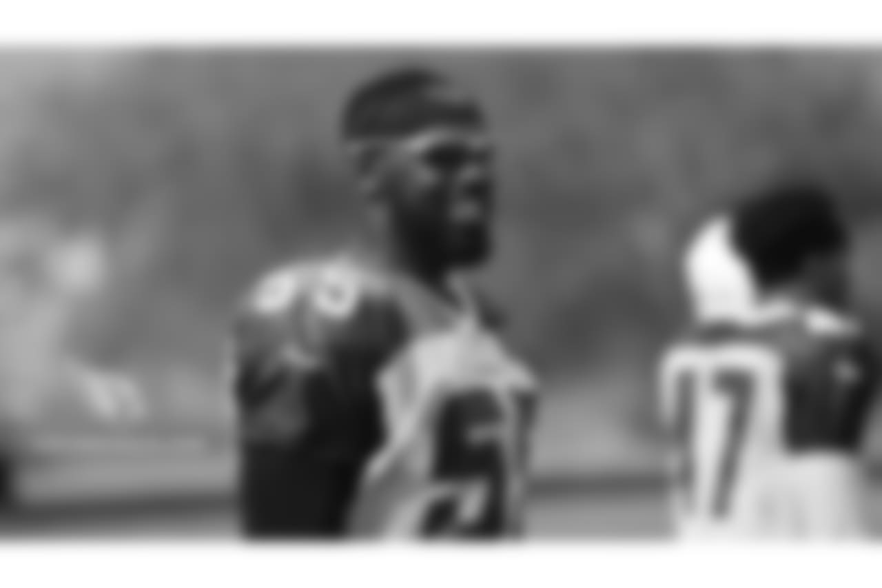 DE Chandler Jones