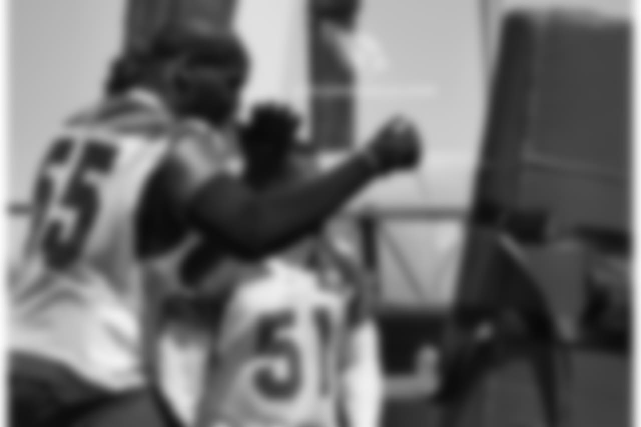 DE Chandler Jones