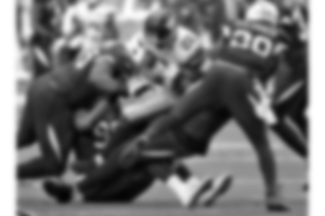 Giants RB Wayne Gallman on the carry