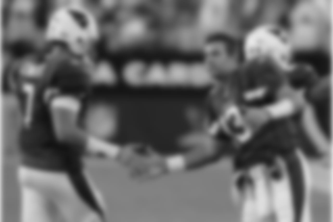 Congratulating fellow QB Matt Leinart in 2007