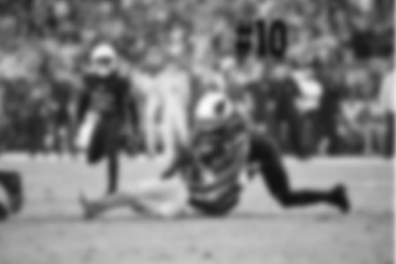 Money LB Deone Bucannon tackles Seahawks QB Russell Wilson