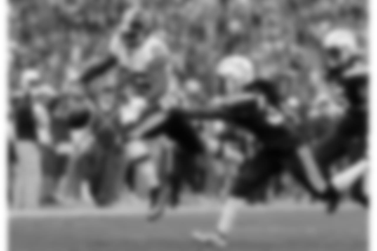 TE Vernon Davis