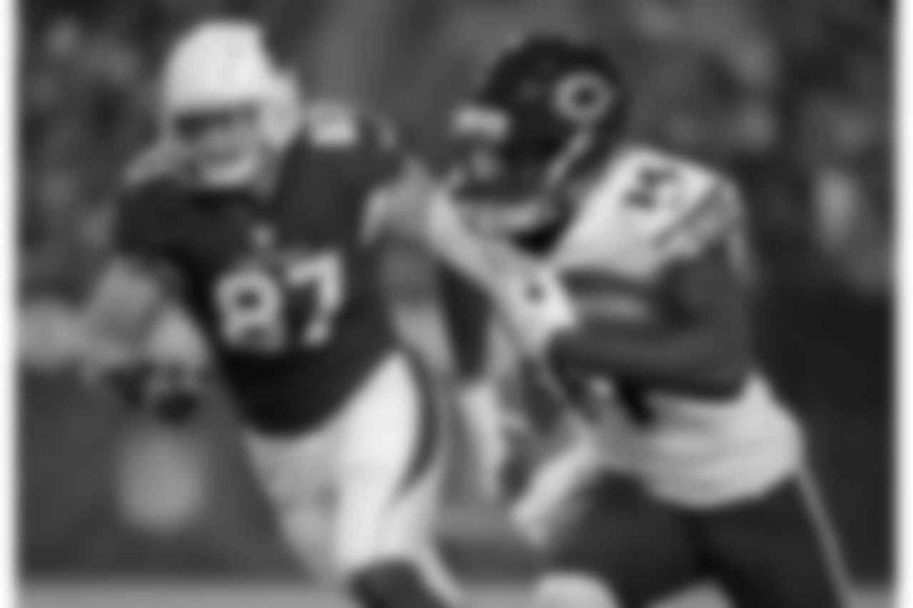 TE Troy Niklas tries to catch Deonte Thompson