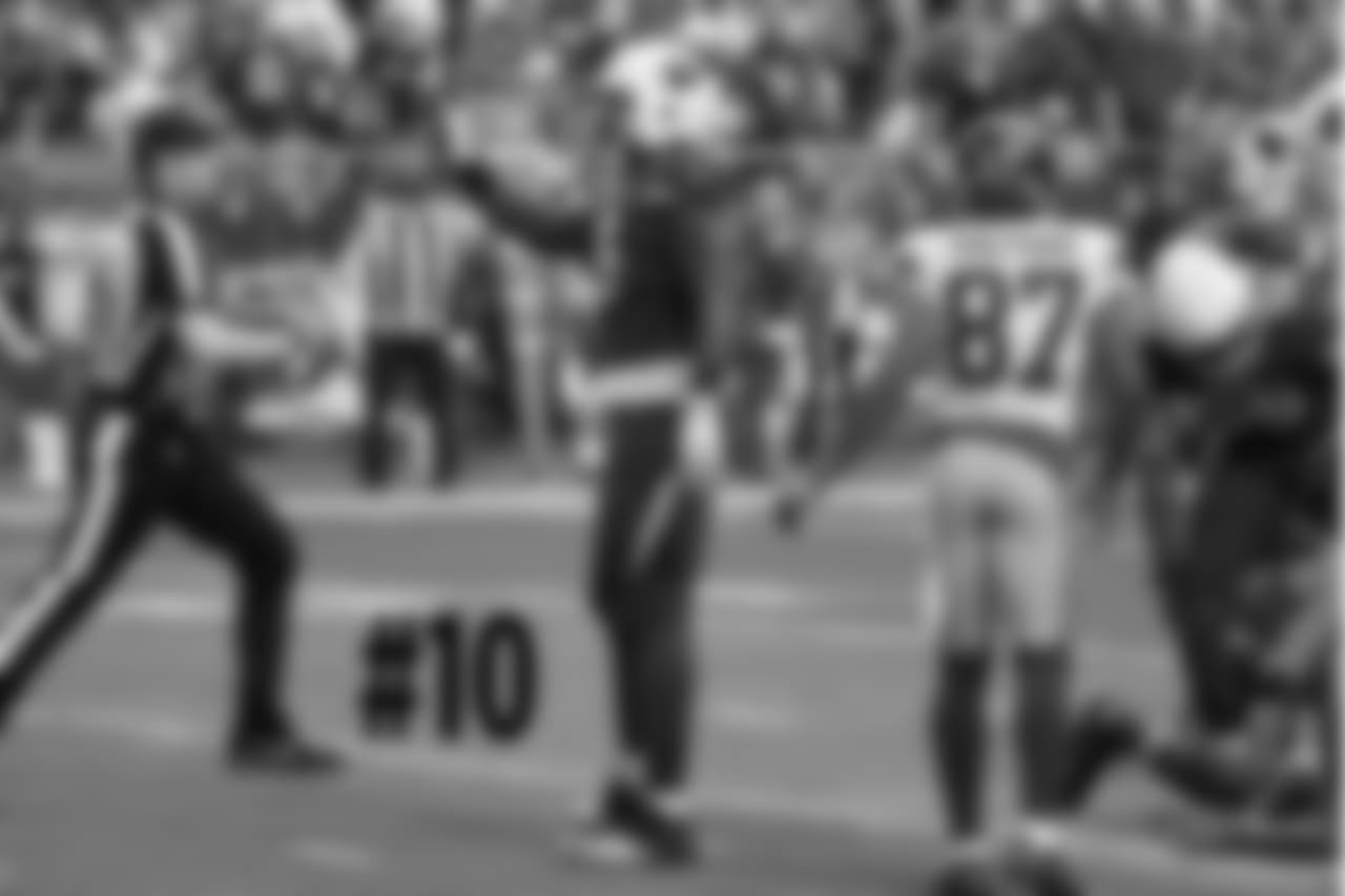 DL Rodney Gunter celebrates a tackle