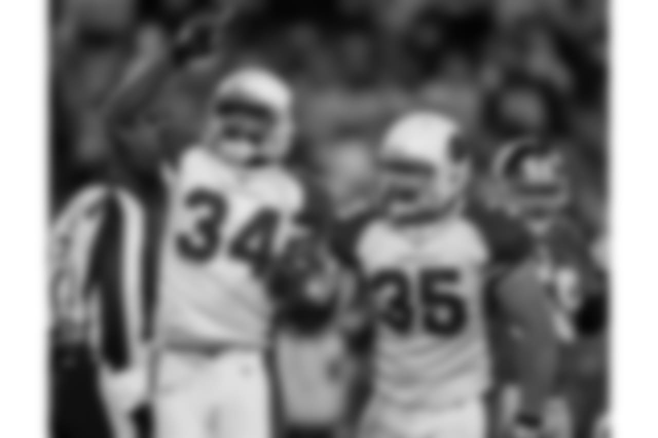 RB Tim Hightower scores a touchdown in 2009