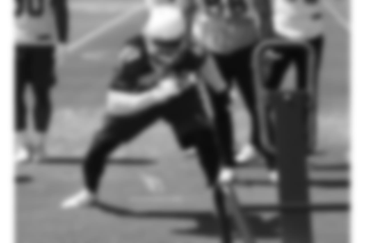 LB Josh Bynes