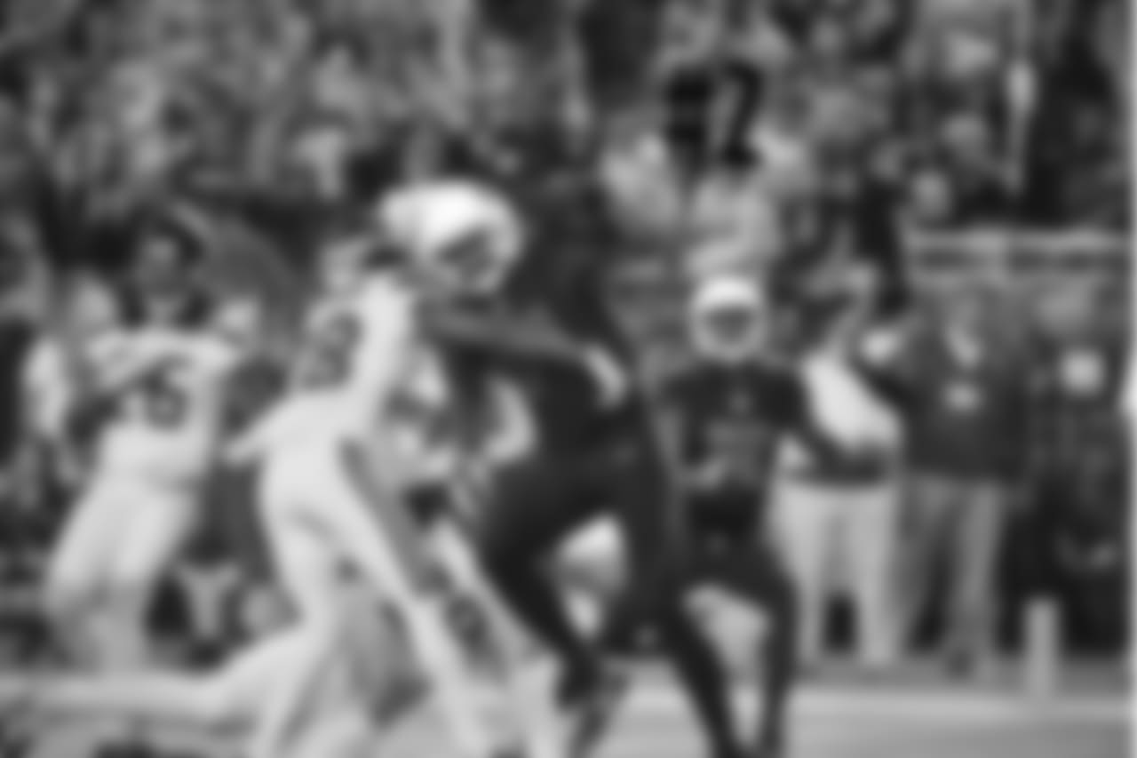 TE Jermaine Gresham scores a touchdown