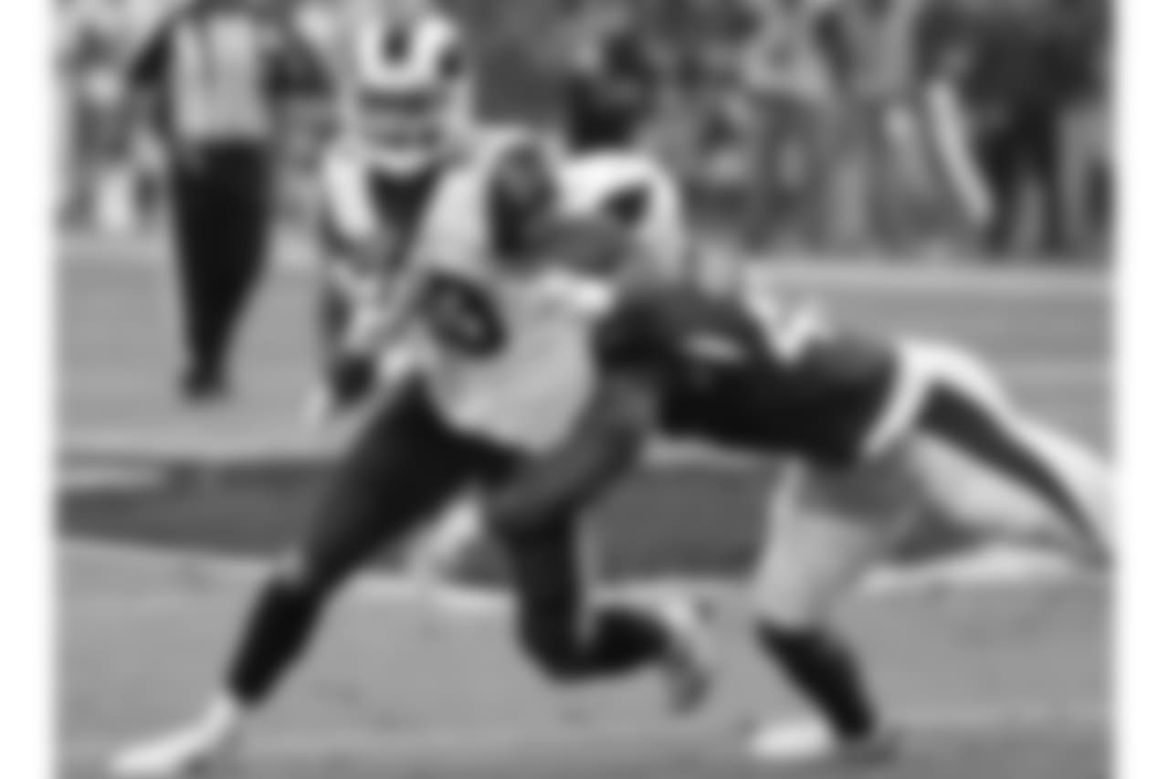 LB Haason Reddick tackles L.A.'s Josh Reynolds
