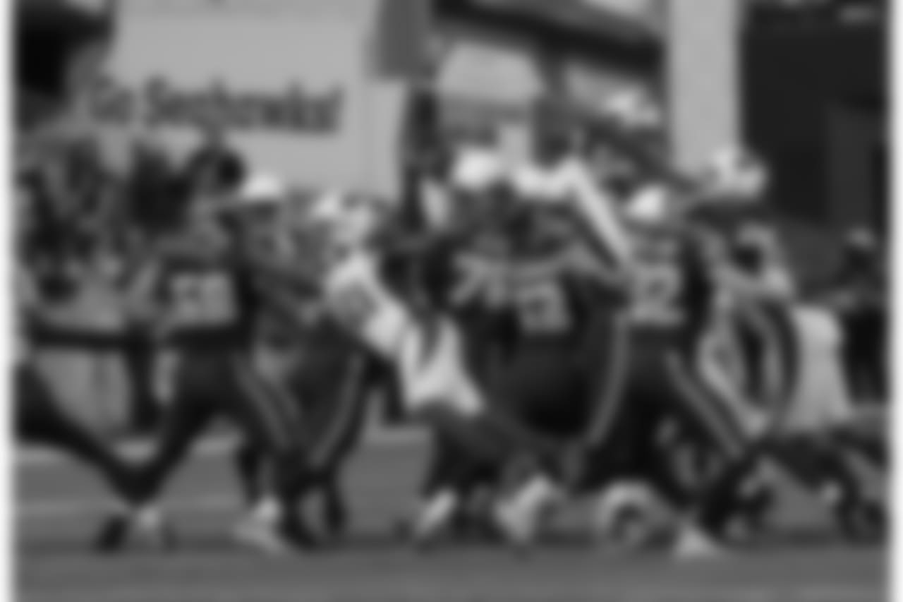 DT Rodney Gunter blocked a field goal