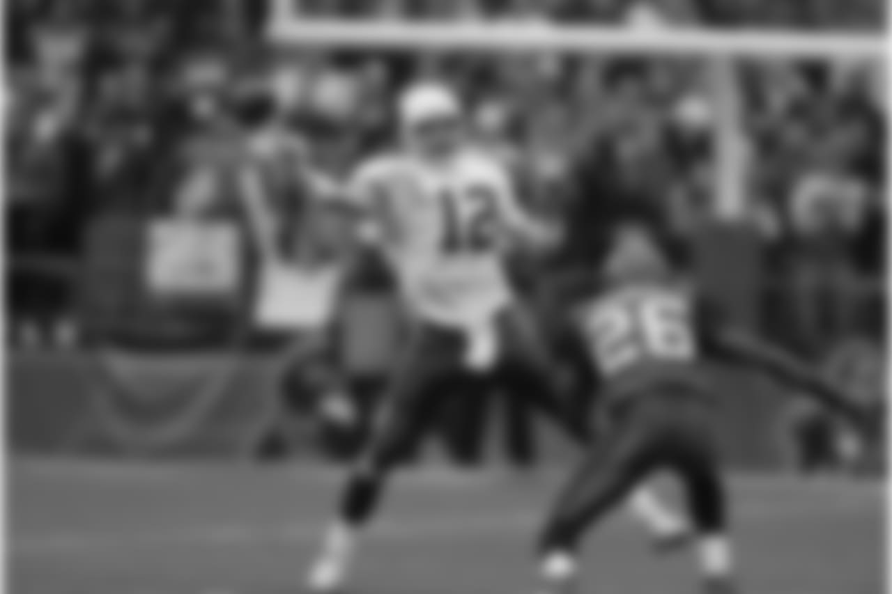 2004: QB Josh McCown unleashes a pass