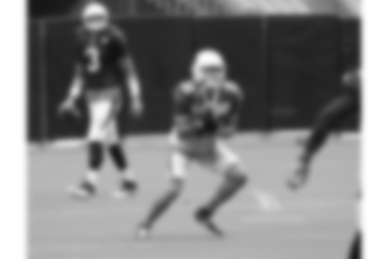 S Tyrann Mathieu catches a punt