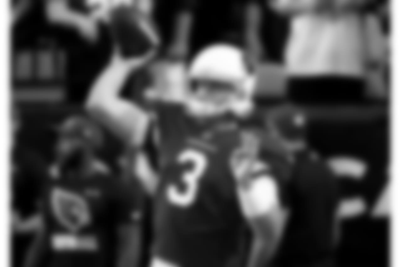 QB Carson Palmer in warmups