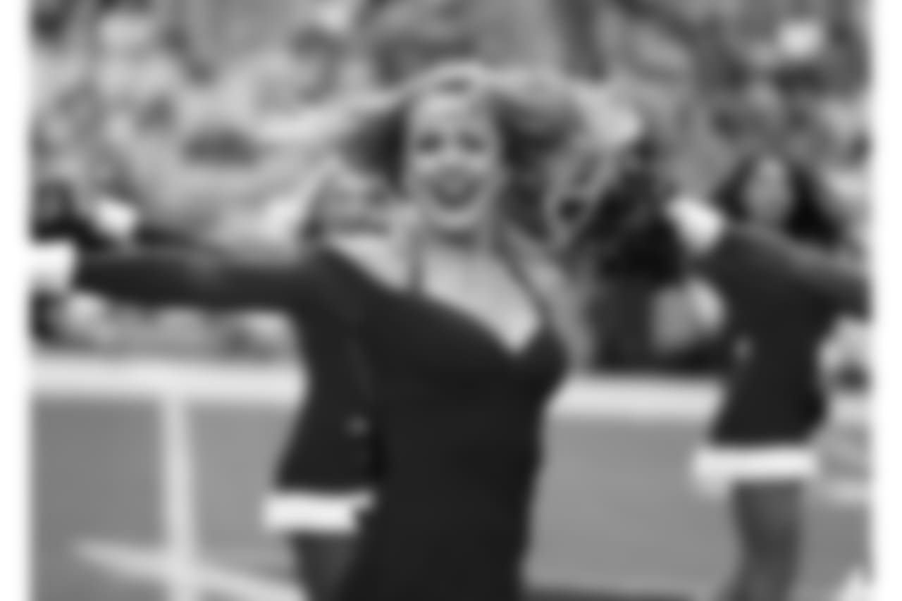 Cardinals cheerleaders perform