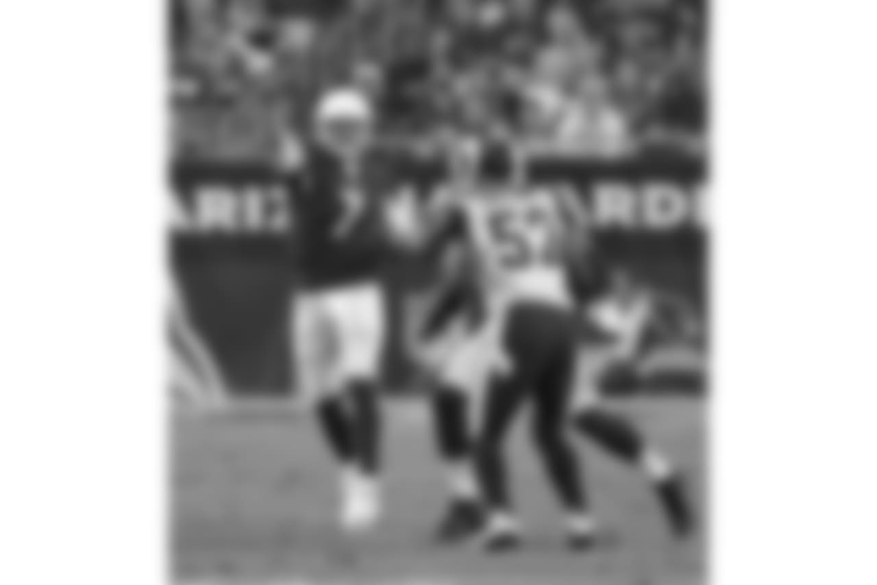 Cardinals QB Blaine Gabbert throws on the run