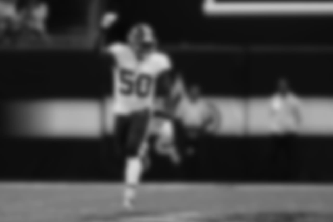 LB Martrell Spaight