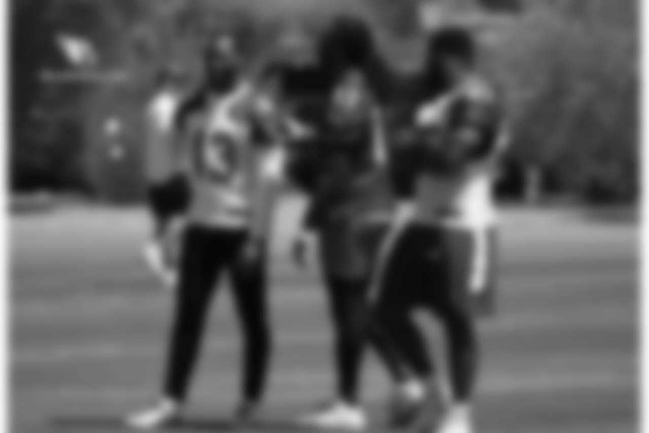 LB Haason Reddick (left) and WR Larry Fitzgerald share a laugh