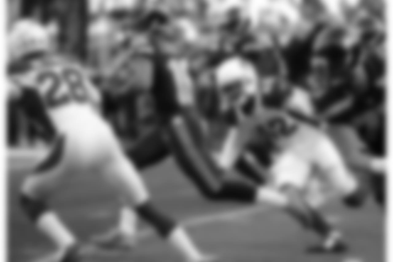 Seahawks return specialist Tyler Locket escapes for a 99-yard touchdown
