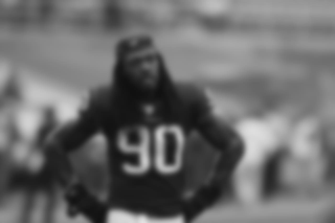 LB Jadeveon Clowney