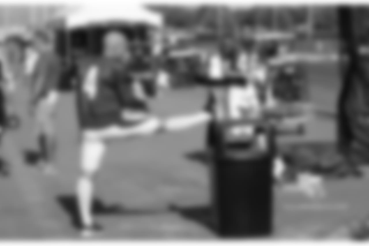 K Phil Dawson stretches.