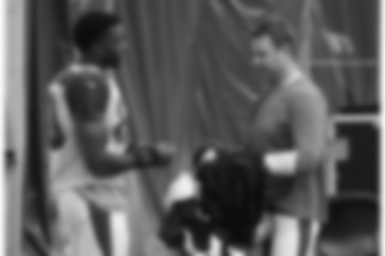 TE Ifeanyi Momah and QB Carson Palmer