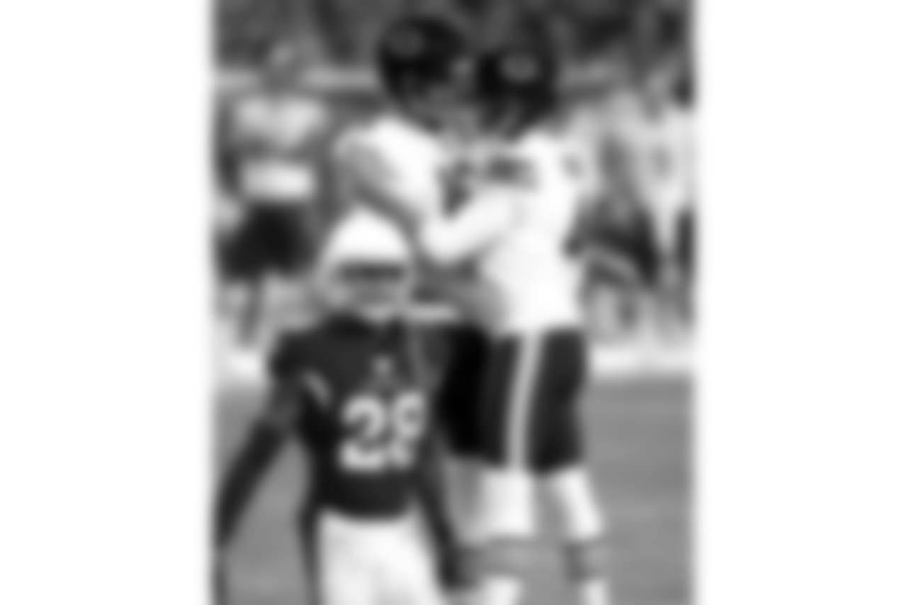 Bears K Connor Barth celebrates his early made field goal