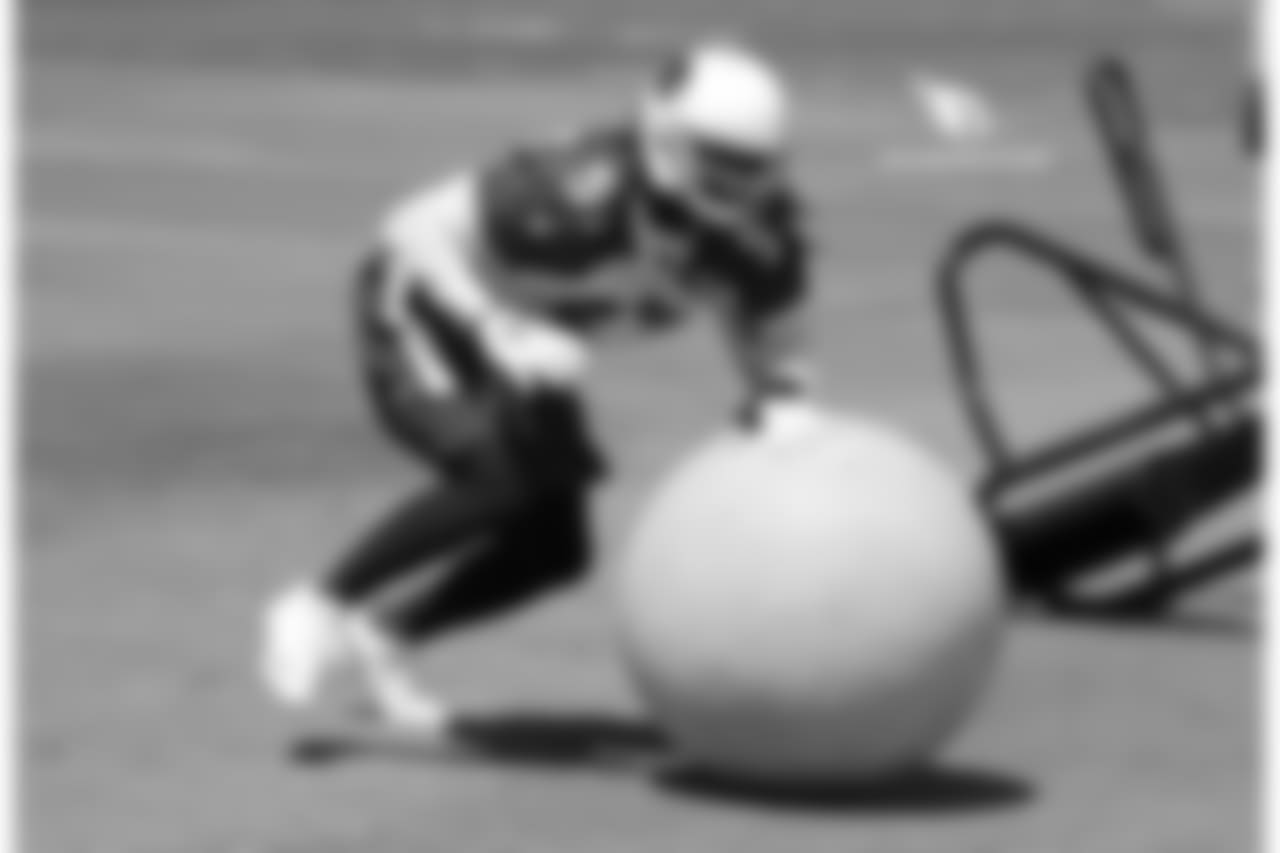 LB Josh Bynes