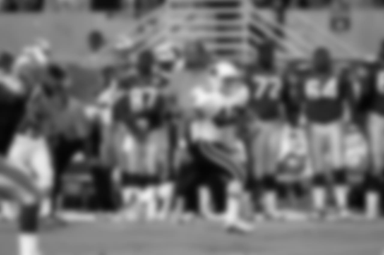 2000: S Pat Tillman returns an interception in a preseason game