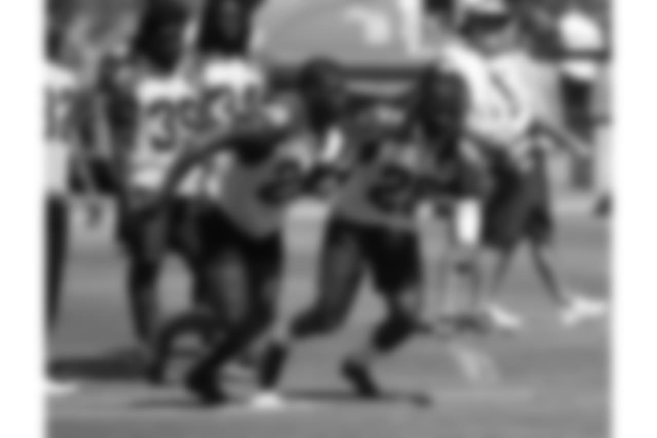 CBs Brandon Williams (26) and Marcus Williams (28)