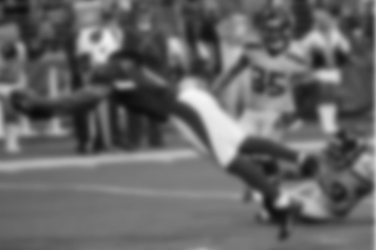 2015: WR Larry Fitzgerald dives for a score
