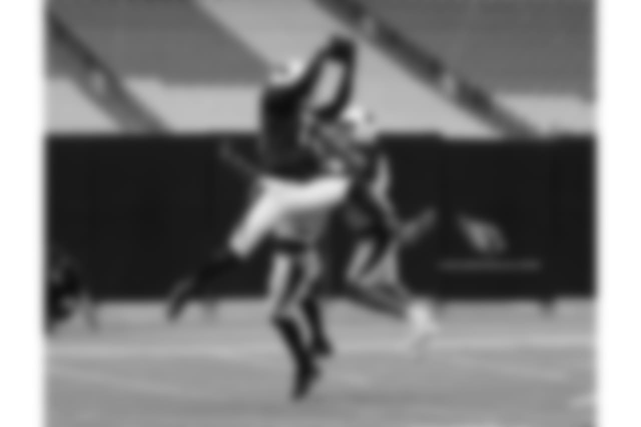 WR Jaron Brown with the TD catch