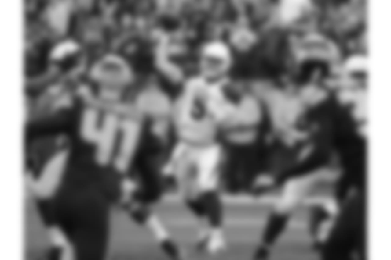 Cardinals QB Drew Stanton with the pass