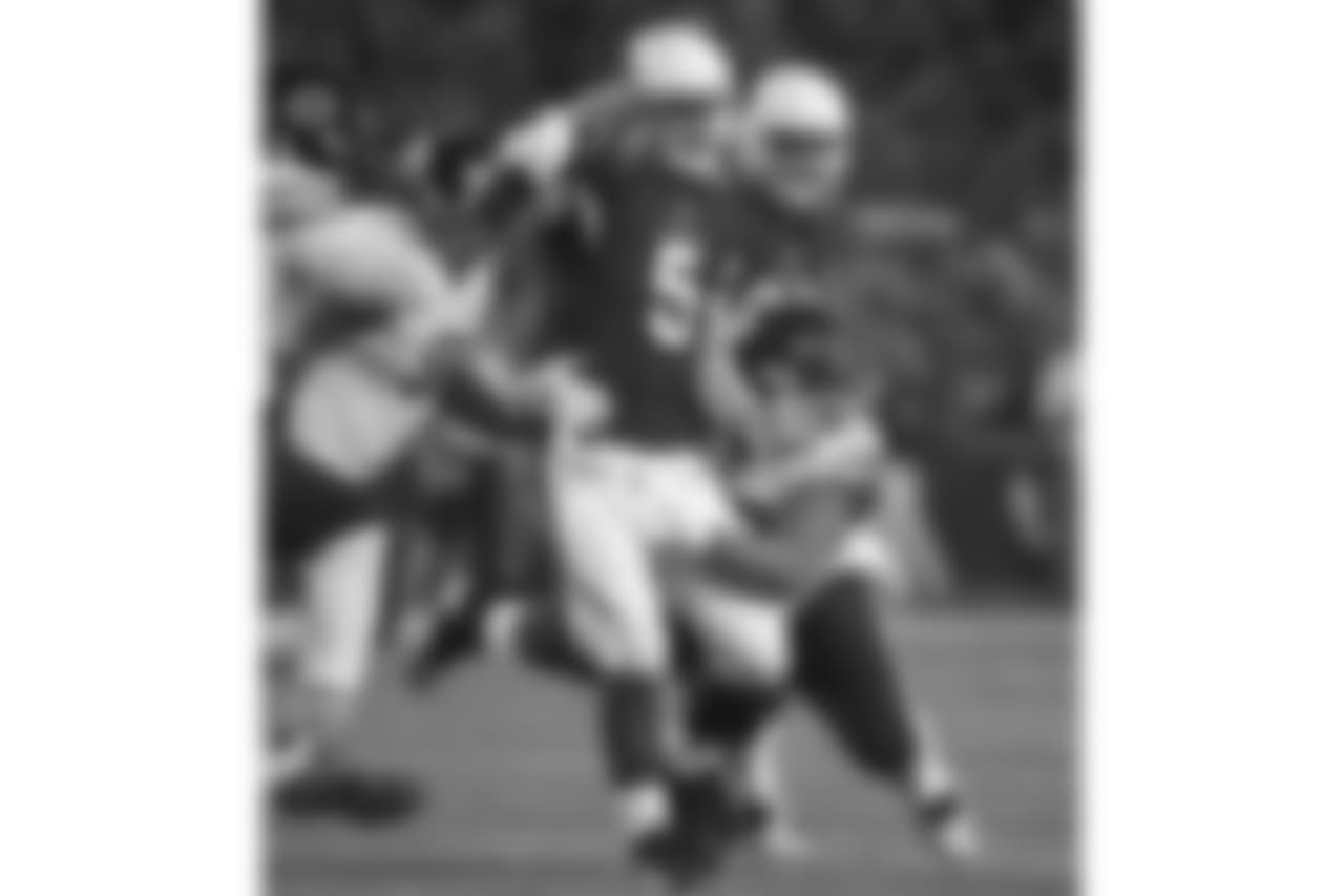 QB Drew Stanton tries to escape the Bears defense