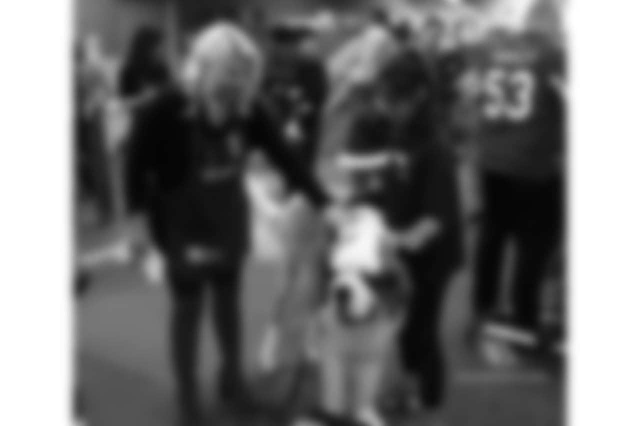 Nicole Bidwill, Barney and a patient