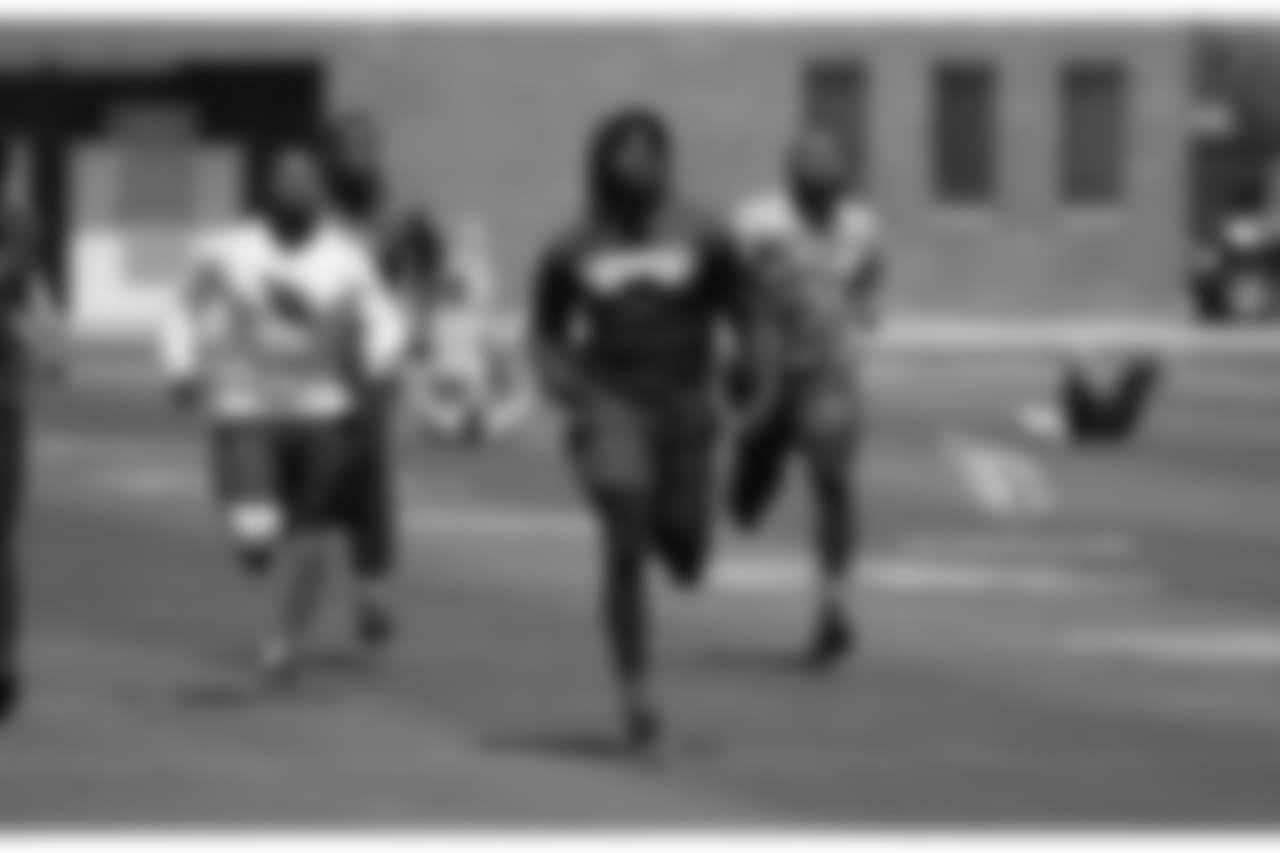 CB Brandon Williams leads the pack