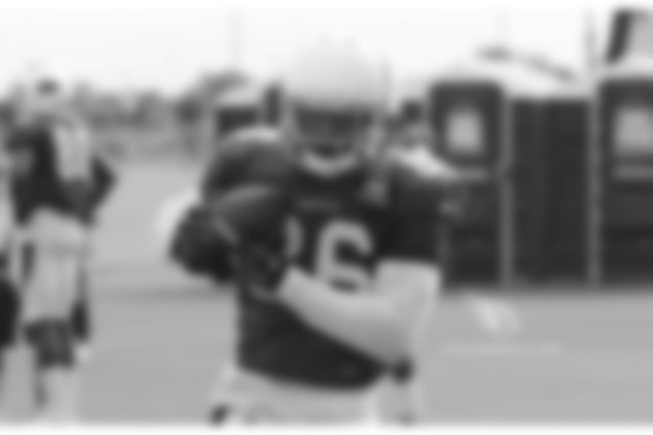 TE Ricky Seals-Jones