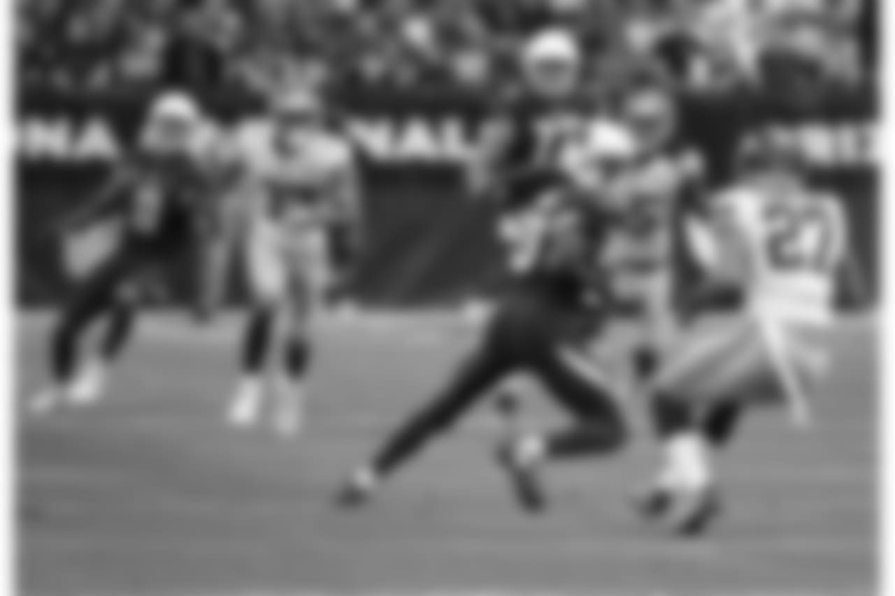 Cardinals WR Jaron Brown with the reception